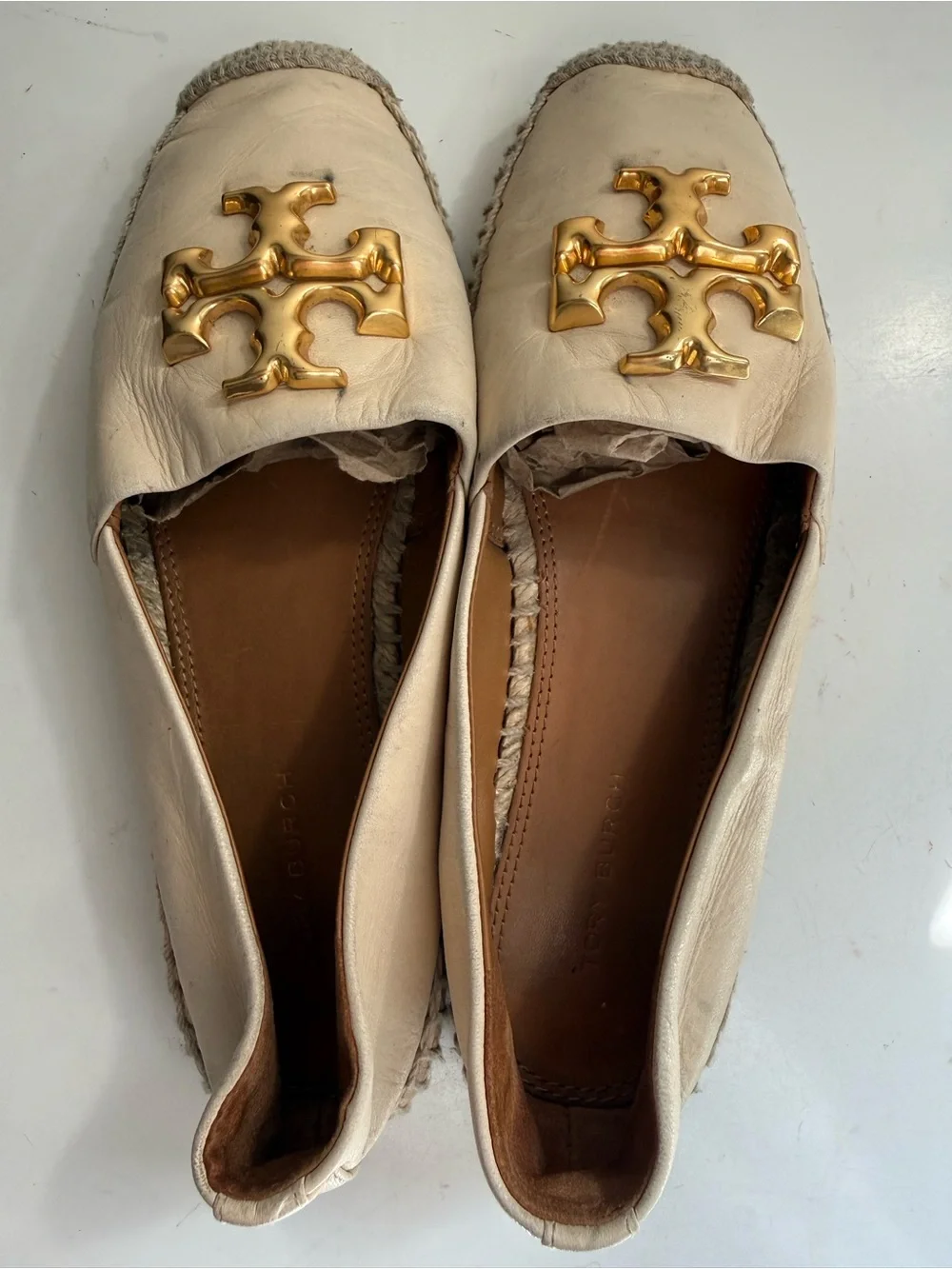 Tory Burch Eleanor size 5 Cream Leather Espadrille Flats with Gold Logo Emblem